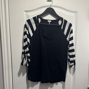 51-Splendid Striped Sleeve Raglan Tee - Casual Soft V-Neck Top